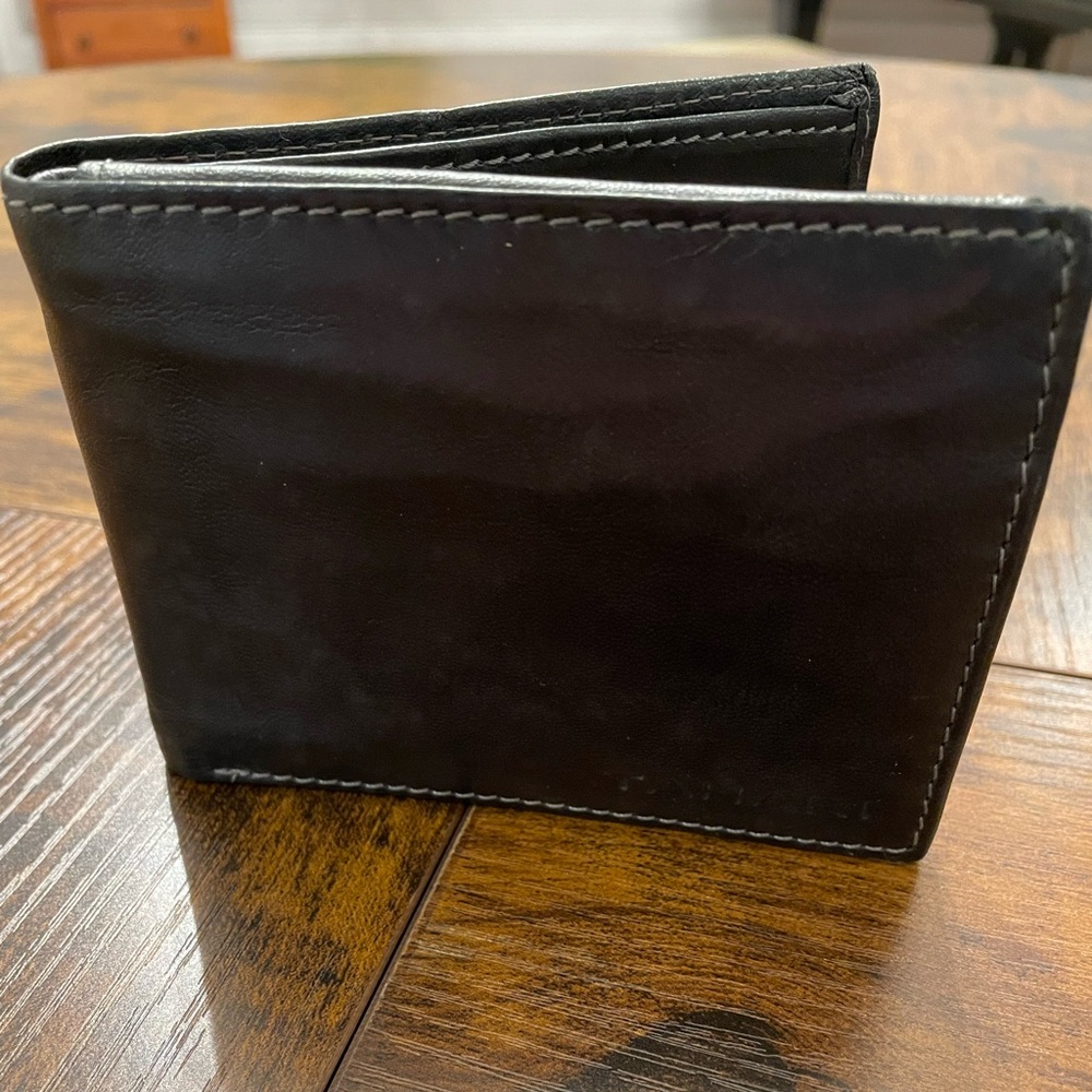 Tahari Classic Black Leather Wallet
